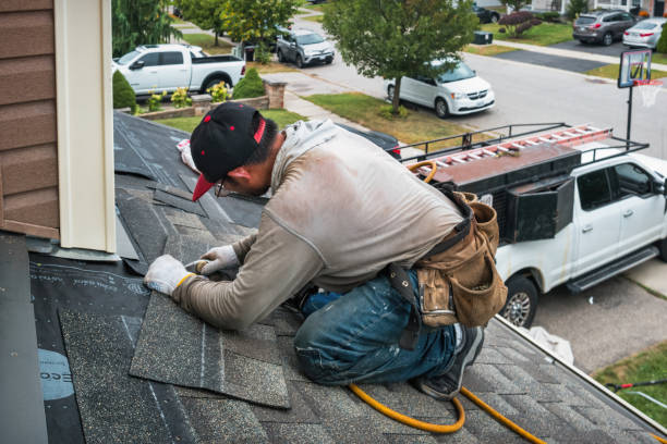 Professional Emergency Roof Repair technician working in Goodfield, IL